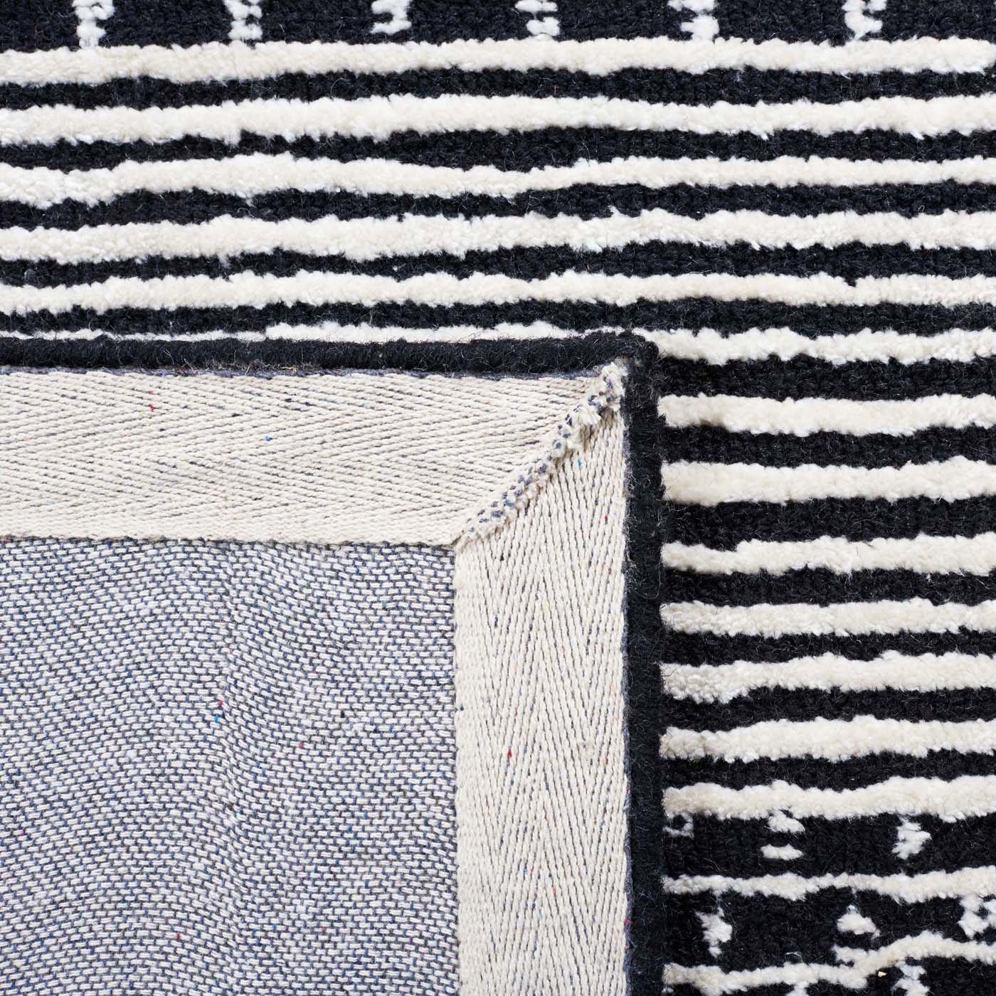 Safavieh Glamour 538 Rug, GLM538 - Black / Ivory