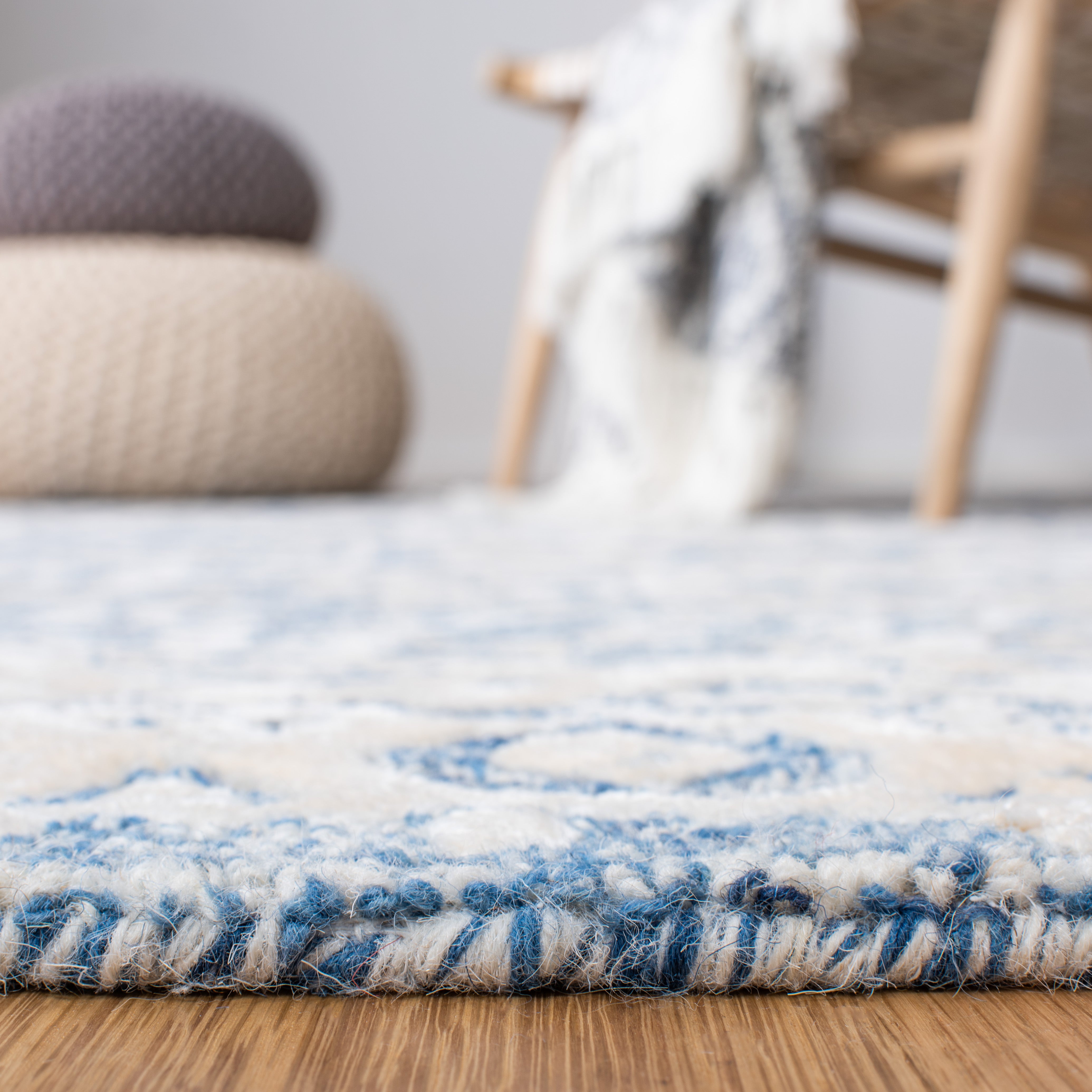 Safavieh Glamour 556 Rug, GLM556 - Navy / Ivory