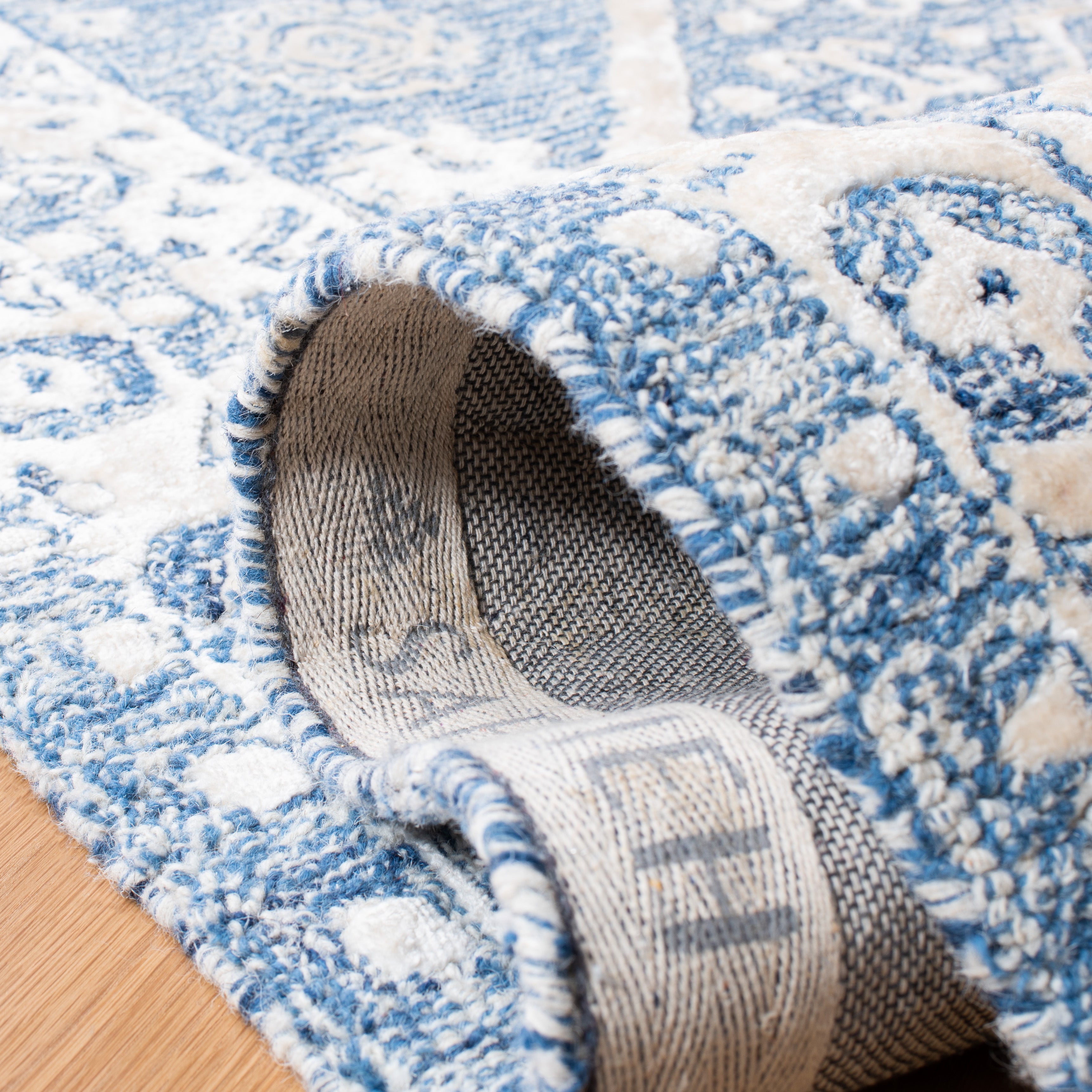 Safavieh Glamour 556 Rug, GLM556 - Navy / Ivory