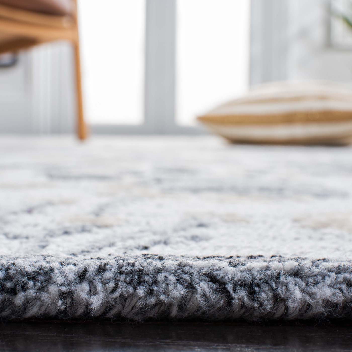 Safavieh Glamour 569 Rug, GLM569 - Ivory / Grey