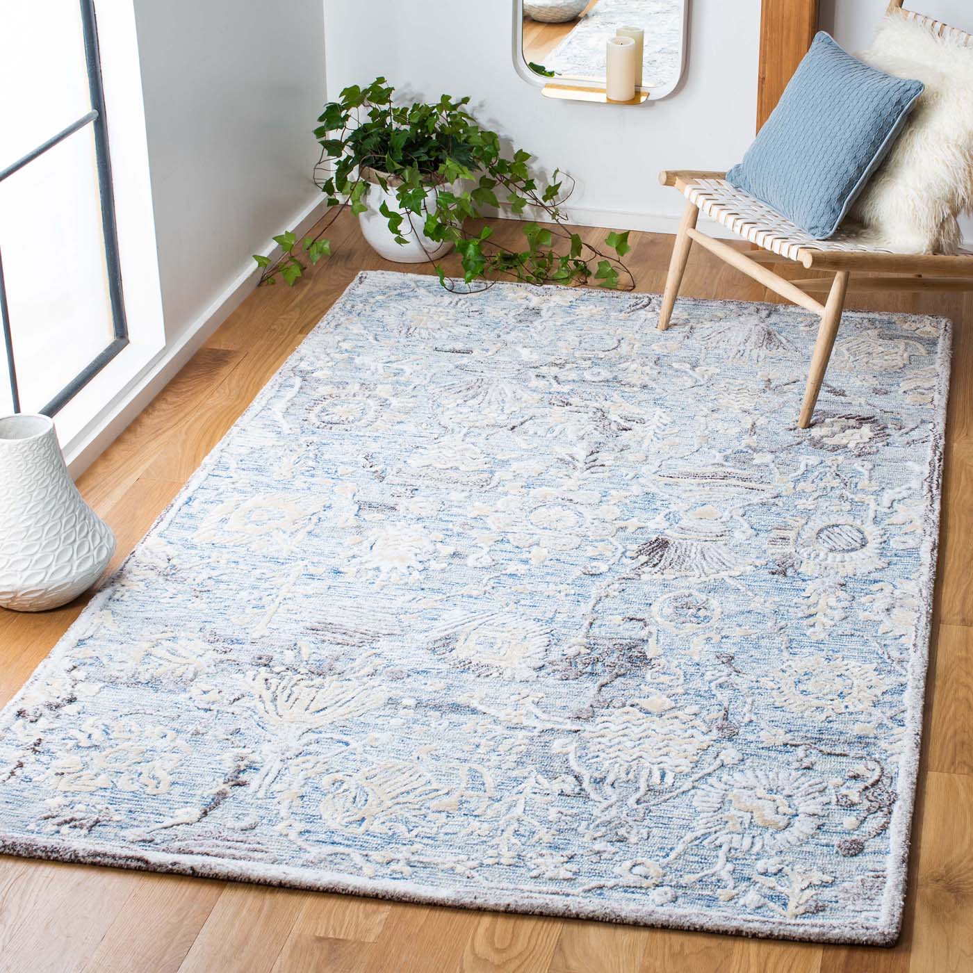 Safavieh Glamour 569 Rug, GLM569 - Light Blue / Ivory