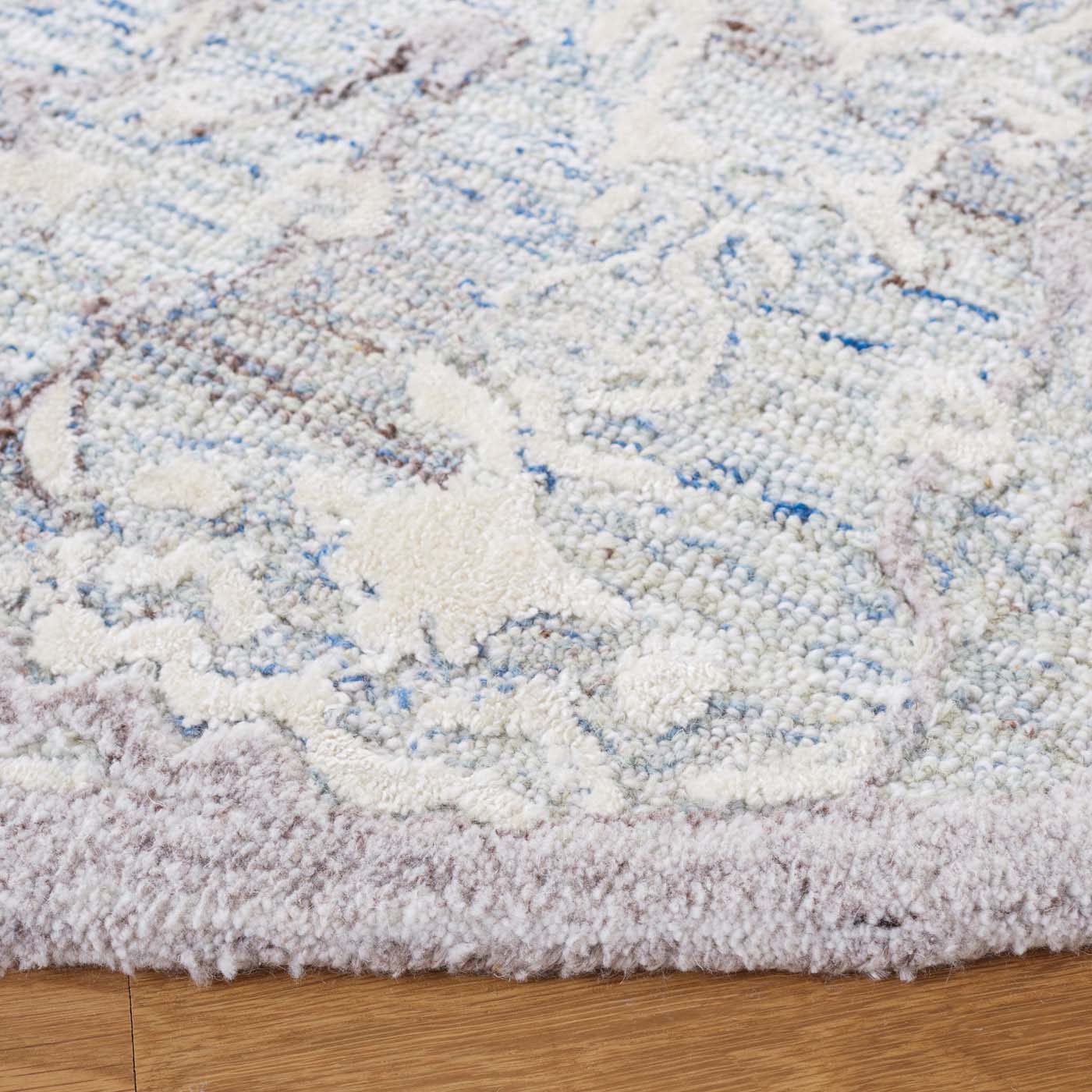 Safavieh Glamour 569 Rug, GLM569 - Light Blue / Ivory