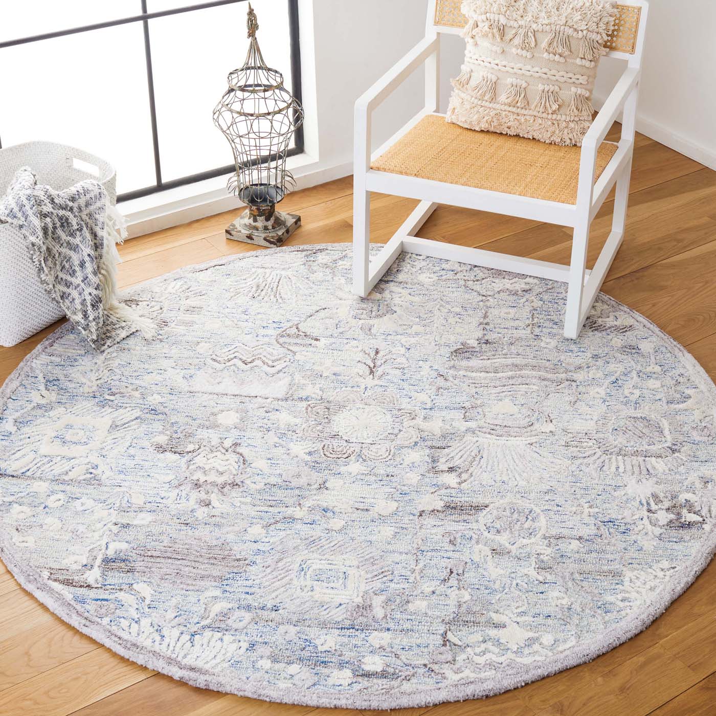 Safavieh Glamour 569 Rug, GLM569 - Light Blue / Ivory