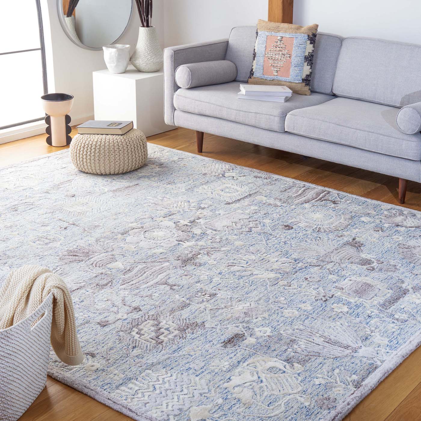 Safavieh Glamour 569 Rug, GLM569 - Light Blue / Ivory