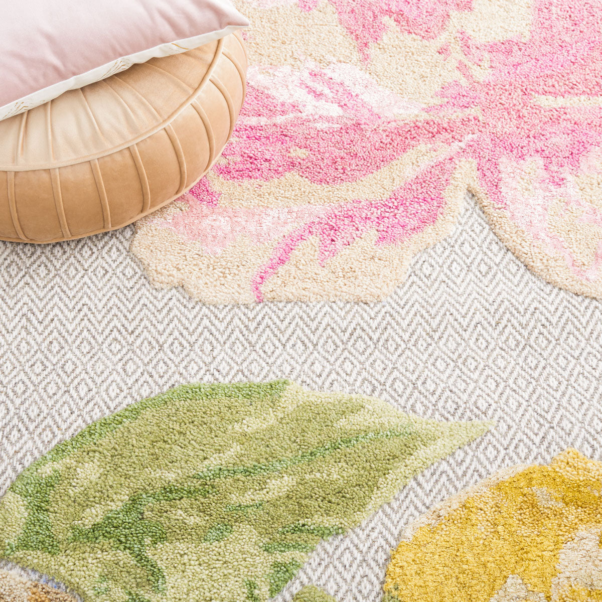 Safavieh Glamour 603 Rug, GLM603 - Pink / Grey
