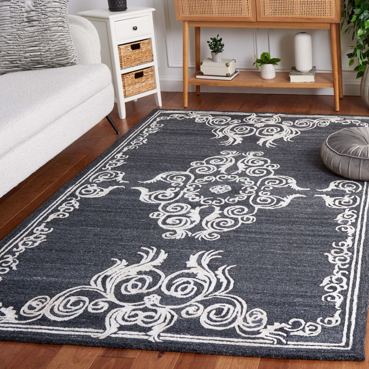 Safavieh Glamour 604 Rug, GLM604 - Black / Ivory