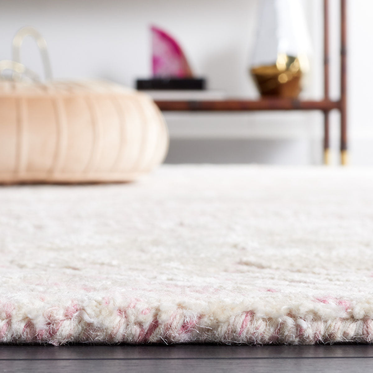 Safavieh Glamour 605 Rug, GLM605 - Pink / Ivory