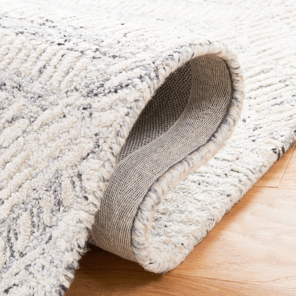 Safavieh Glamour 606 Rug, GLM606 - Grey / Ivory