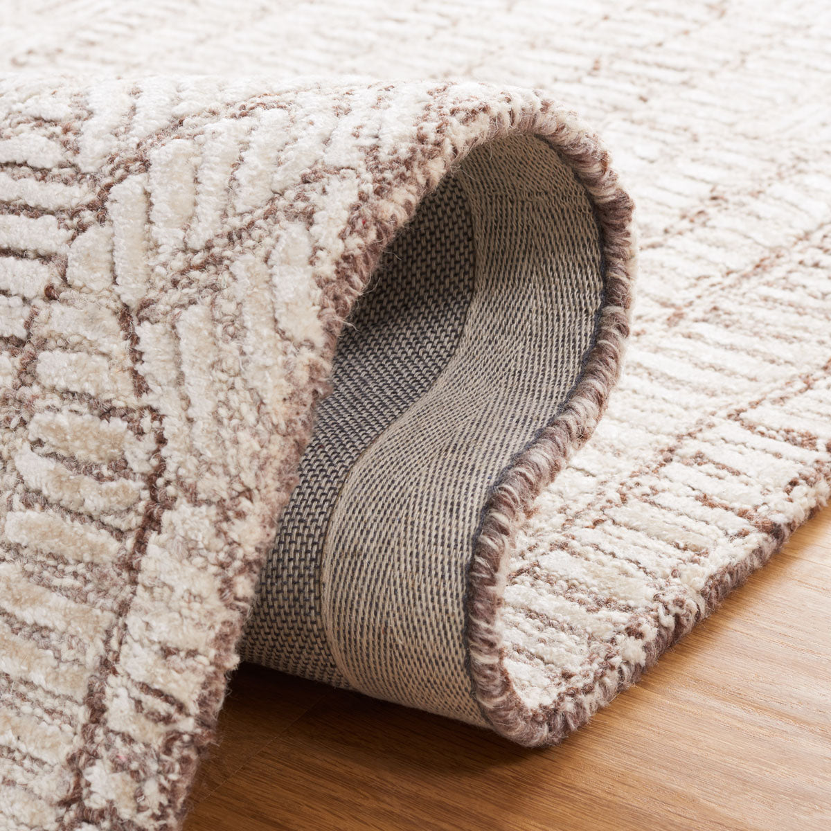 Safavieh Glamour 606 Rug, GLM606 - Brown / Ivory