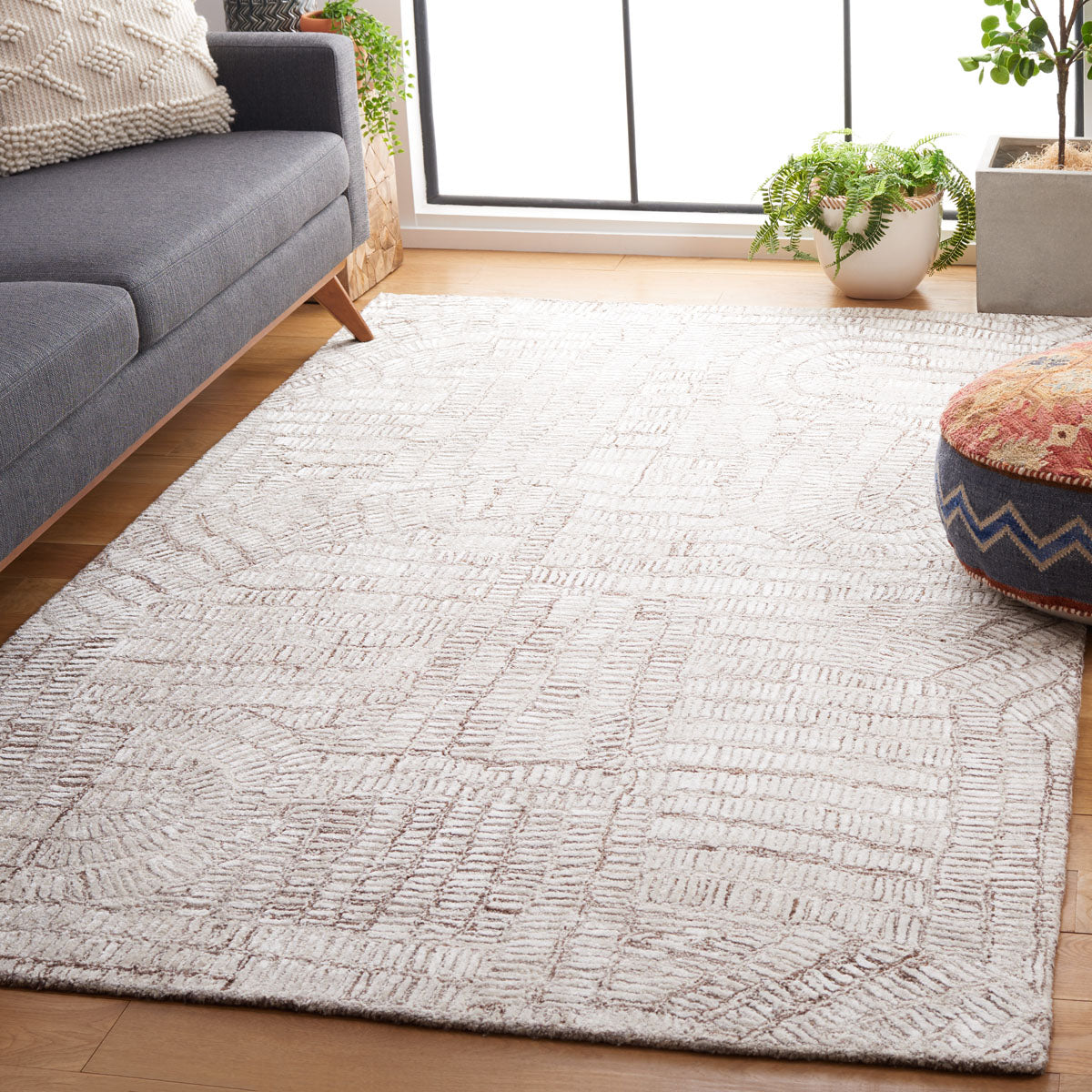 Safavieh Glamour 606 Rug, GLM606 - Brown / Ivory