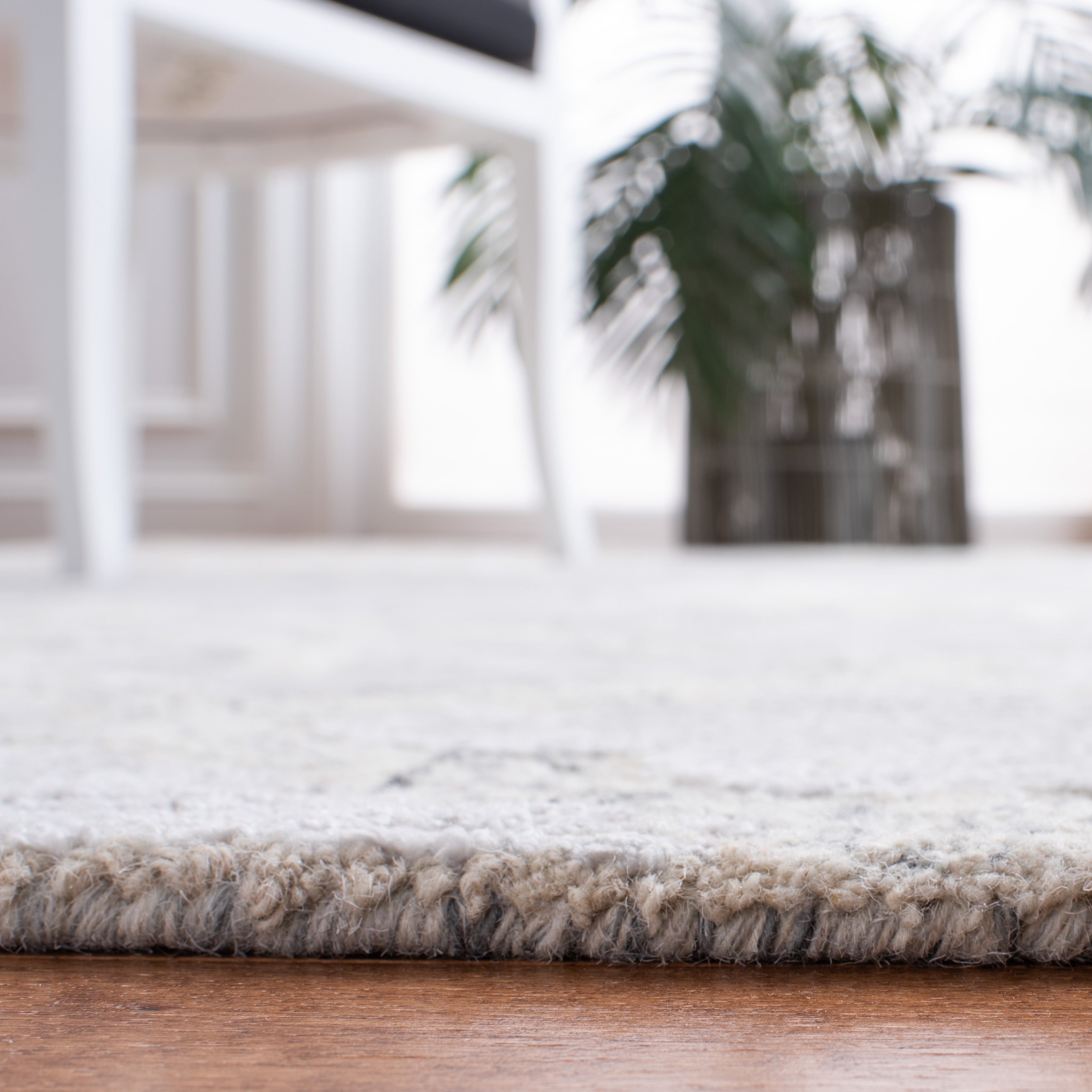 Safavieh Glamour 662 Rug, GLM662 - Silver / Ivory