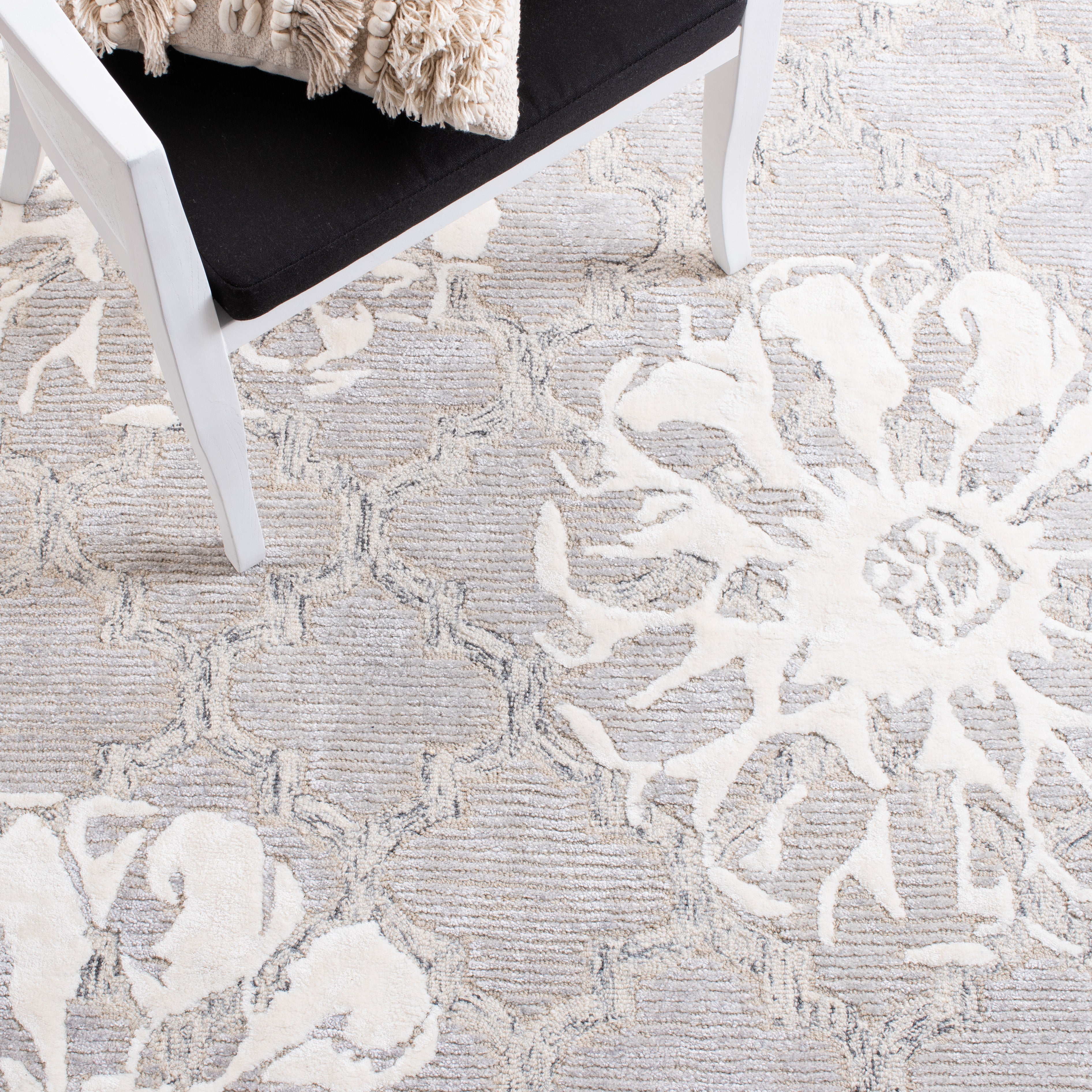 Safavieh Glamour 662 Rug, GLM662 - Silver / Ivory