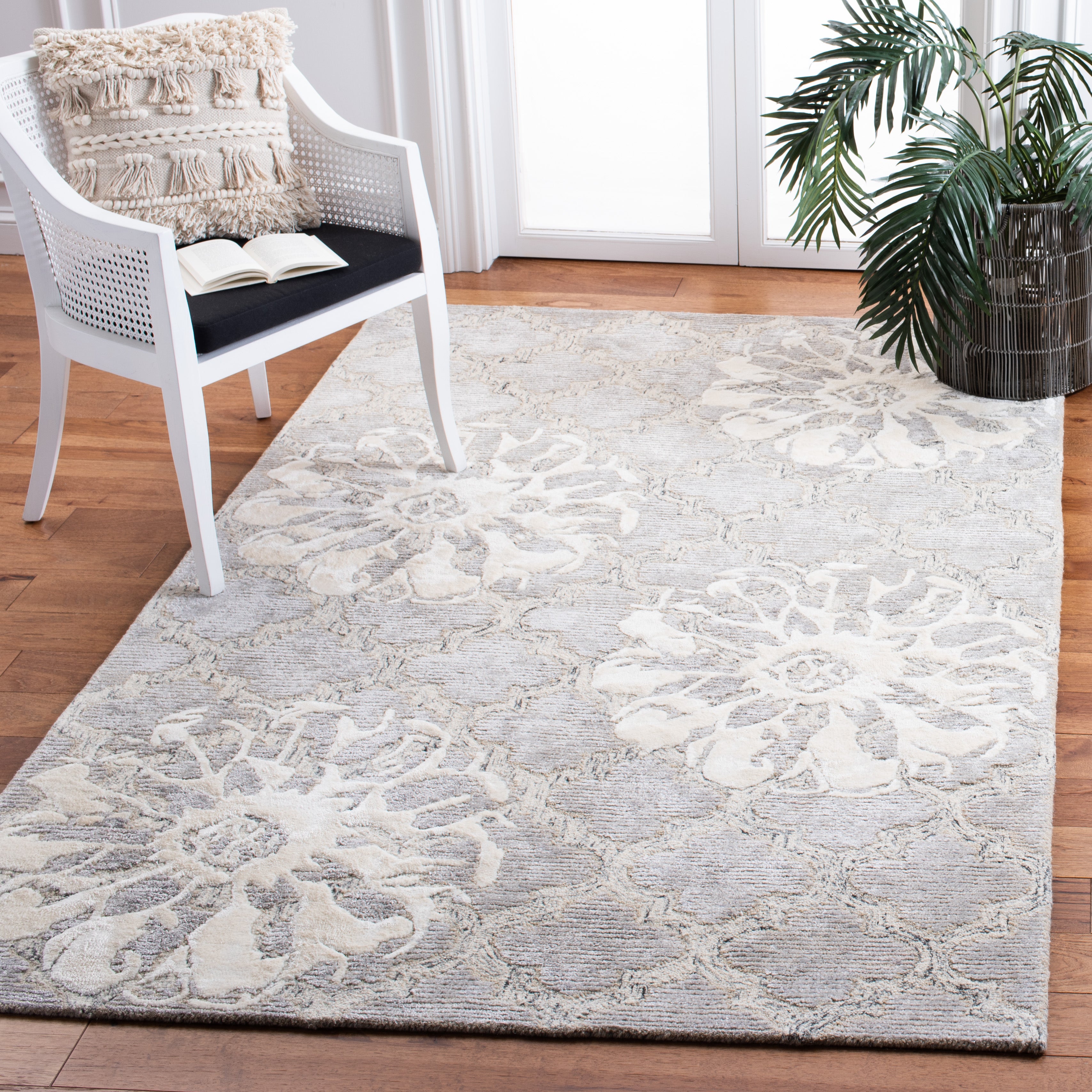 Safavieh Glamour 662 Rug, GLM662 - Silver / Ivory