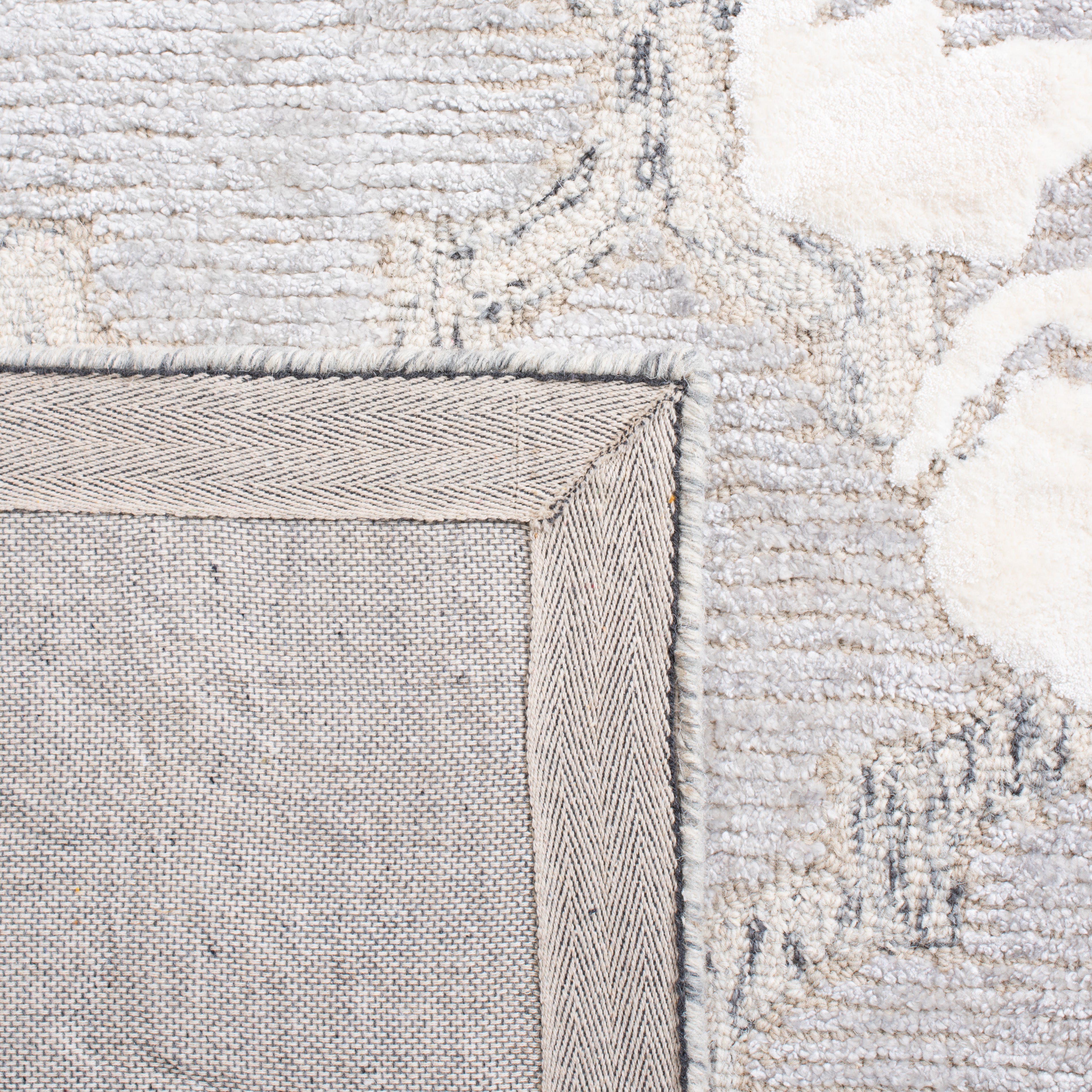 Safavieh Glamour 662 Rug, GLM662 - Silver / Ivory