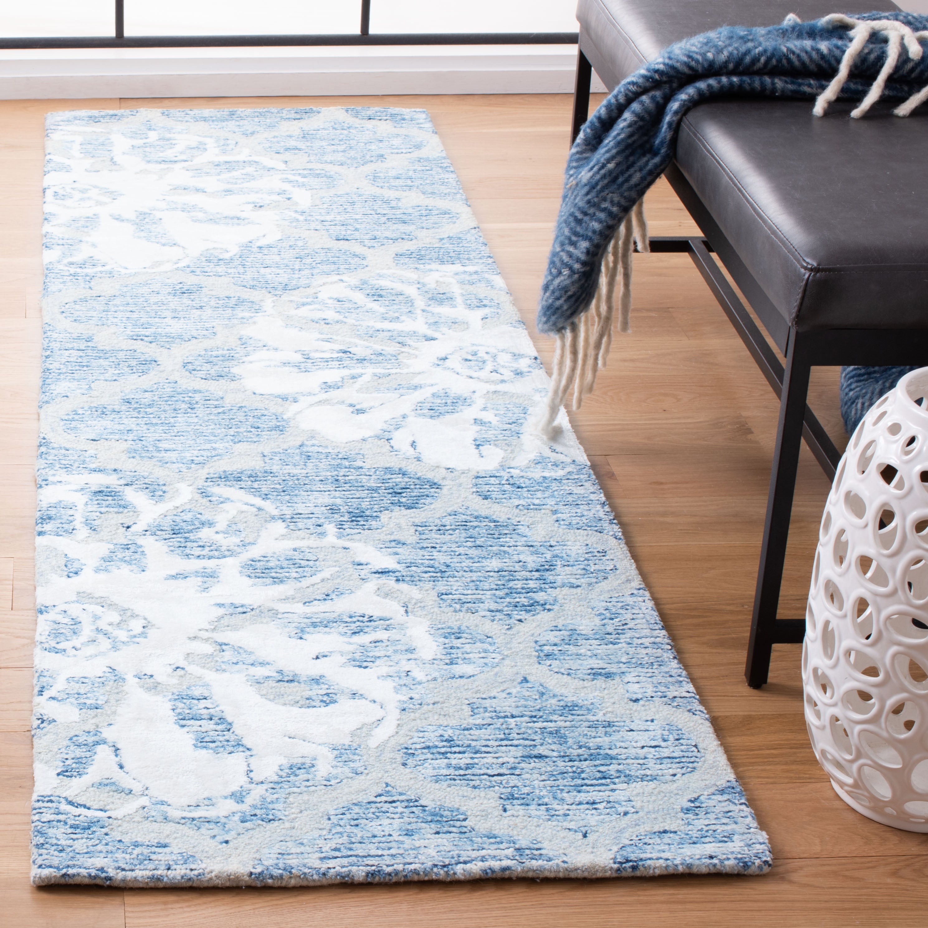 Safavieh Glamour 662 Rug, GLM662 - Navy / Ivory