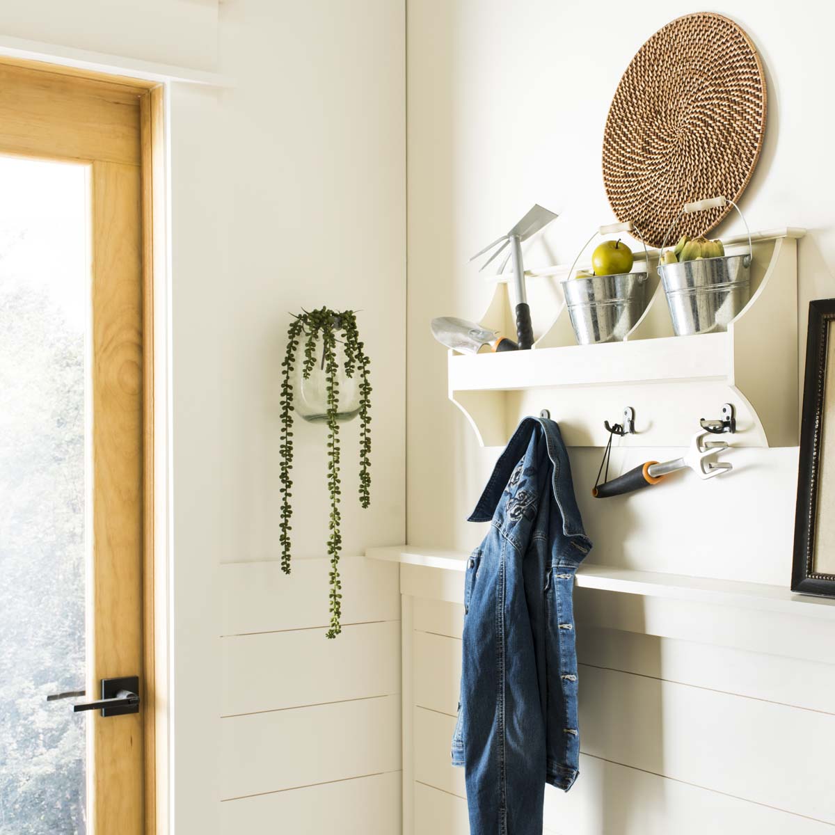 Safavieh Darcey Hanging Storage Wall Rack , HAC5702 - White