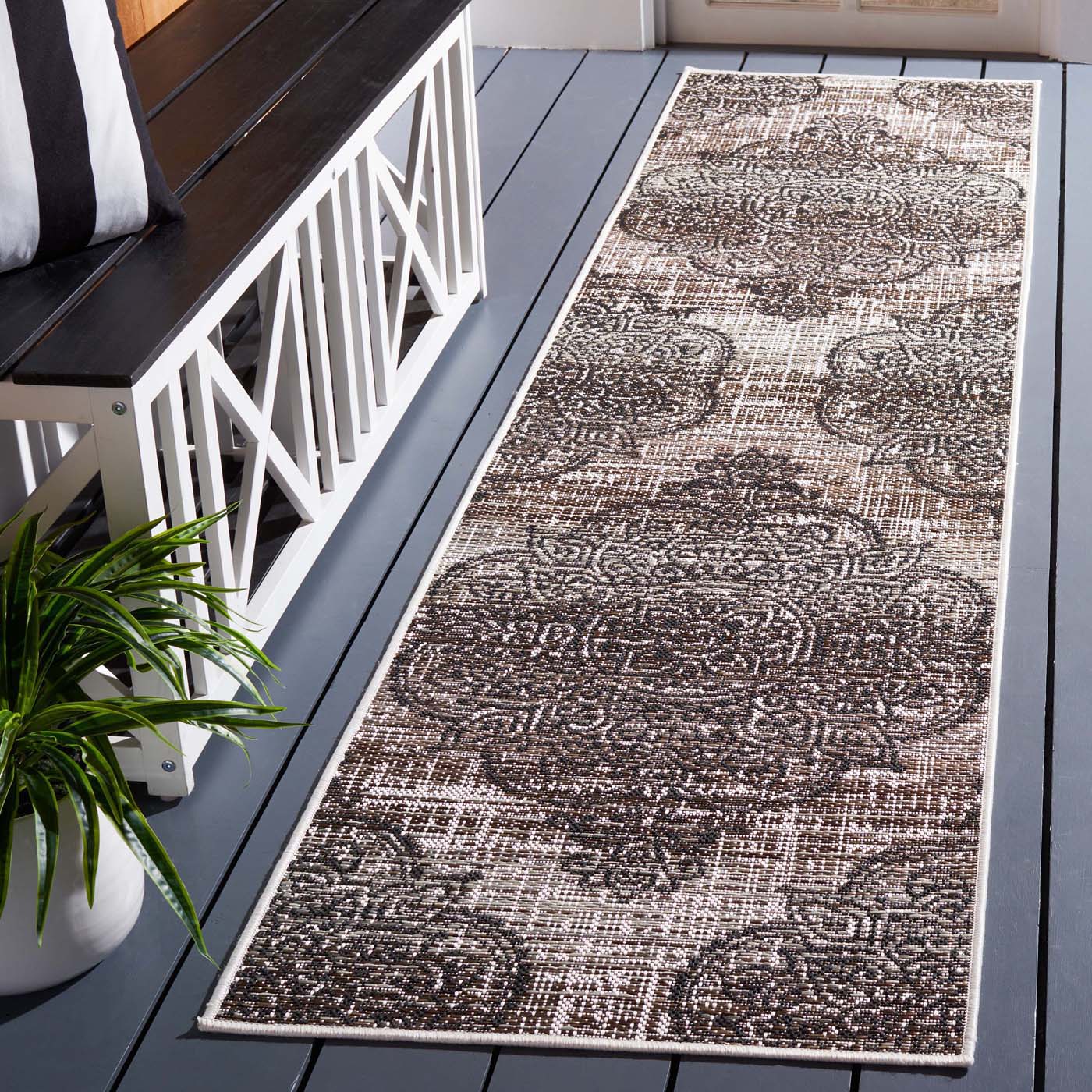 Safavieh Havana 319 Rug, HAV319 - Light Brown / Black