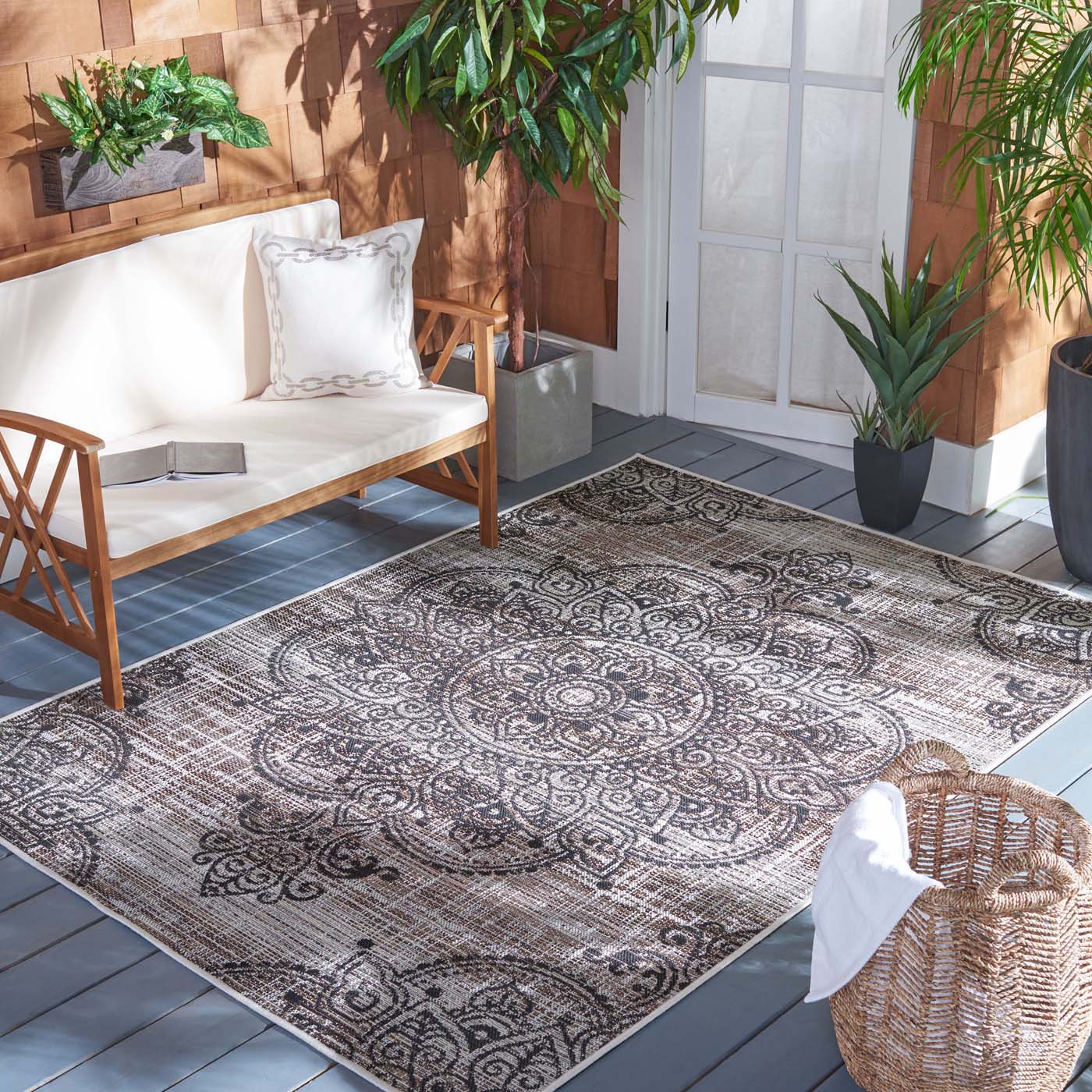 Safavieh Havana 319 Rug, HAV319 - Light Brown / Black