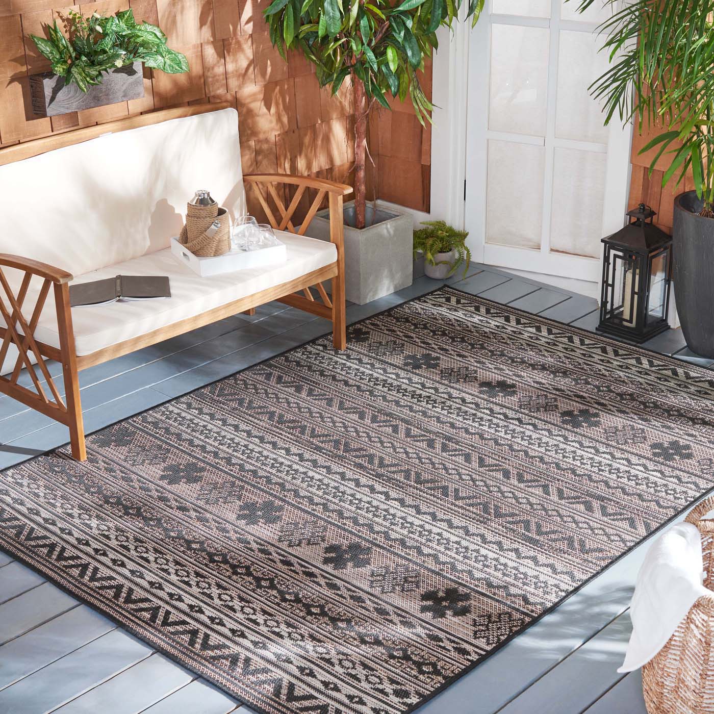 Safavieh Havana 331 Rug, HAV331 - Brown / Black