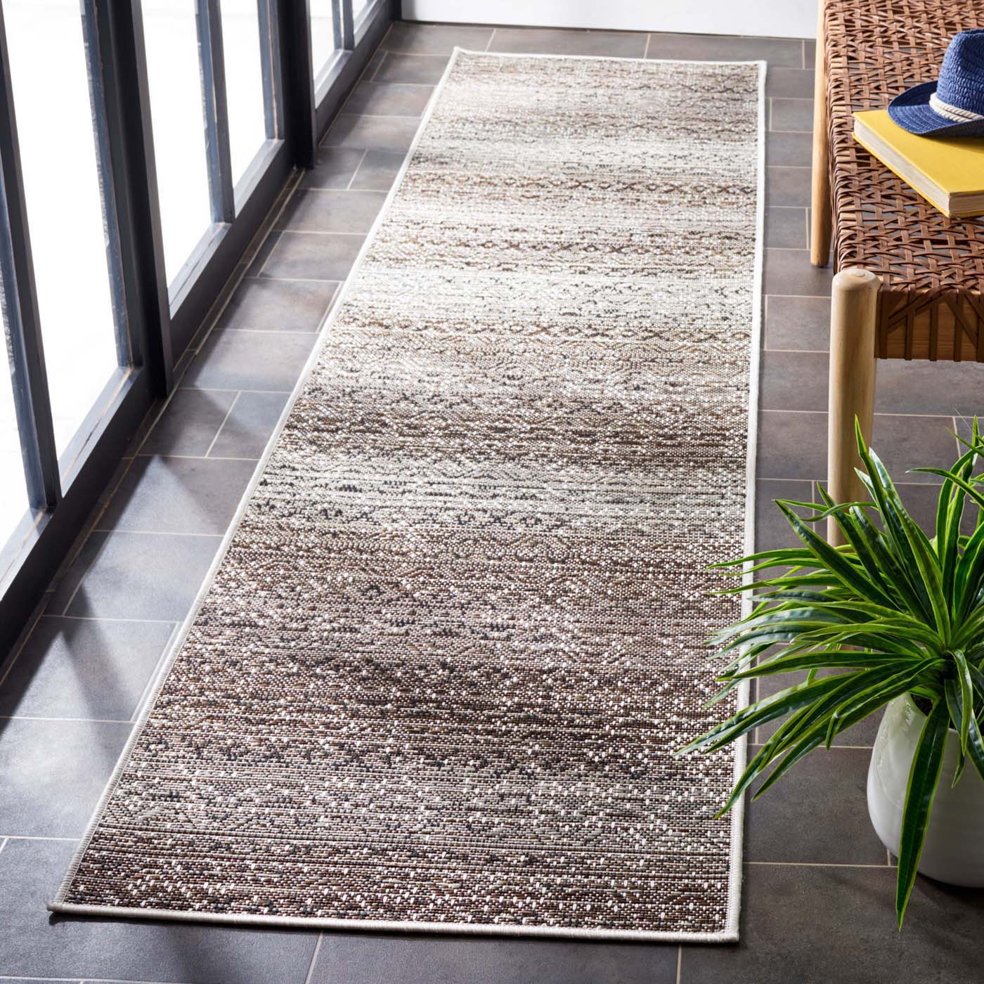 Safavieh Havana 350 Rug, HAV350 - Light Brown / Ivory
