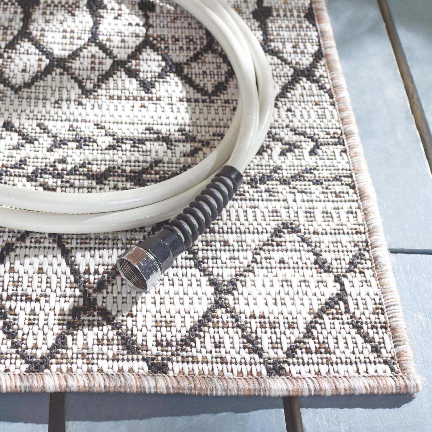 Safavieh Havana 370 Rug, HAV370 - Light Brown / Black