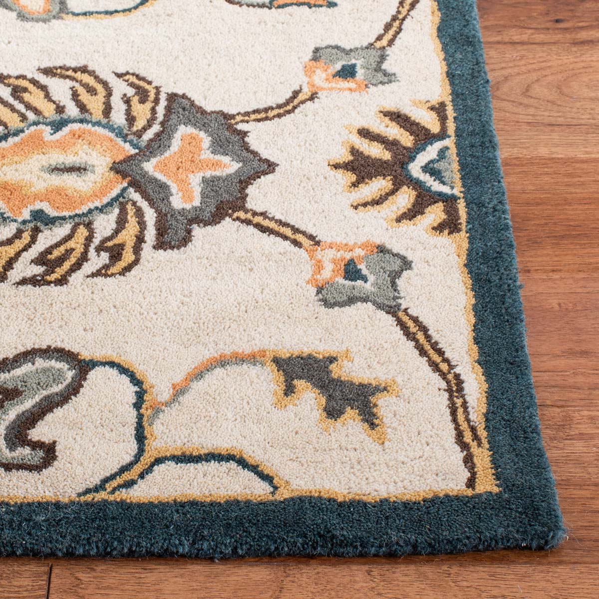 Safavieh Heritage 75 Rug, HG375 - Beige / Ivory