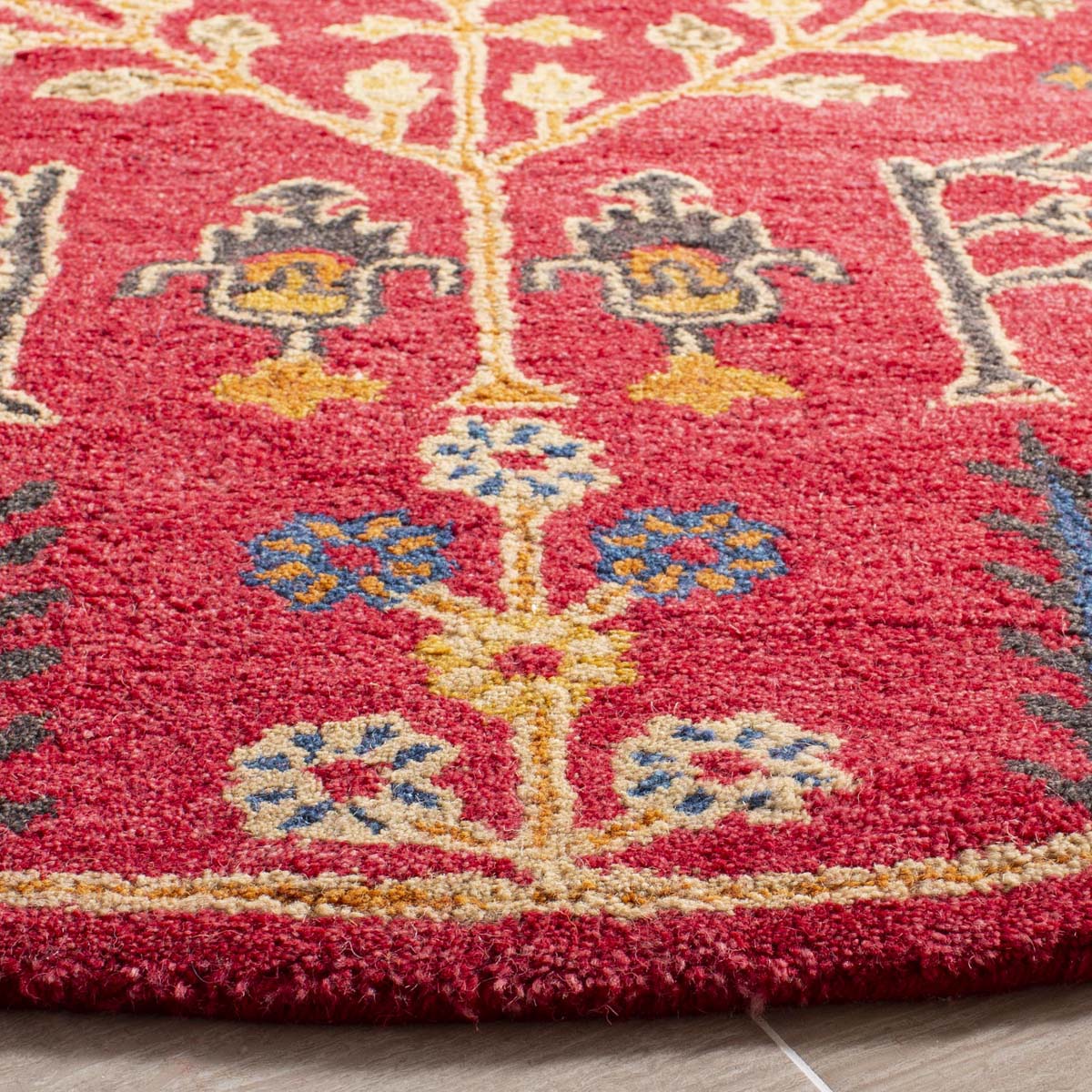 Safavieh Heritage 18 Rug, HG418 - Red / Multi