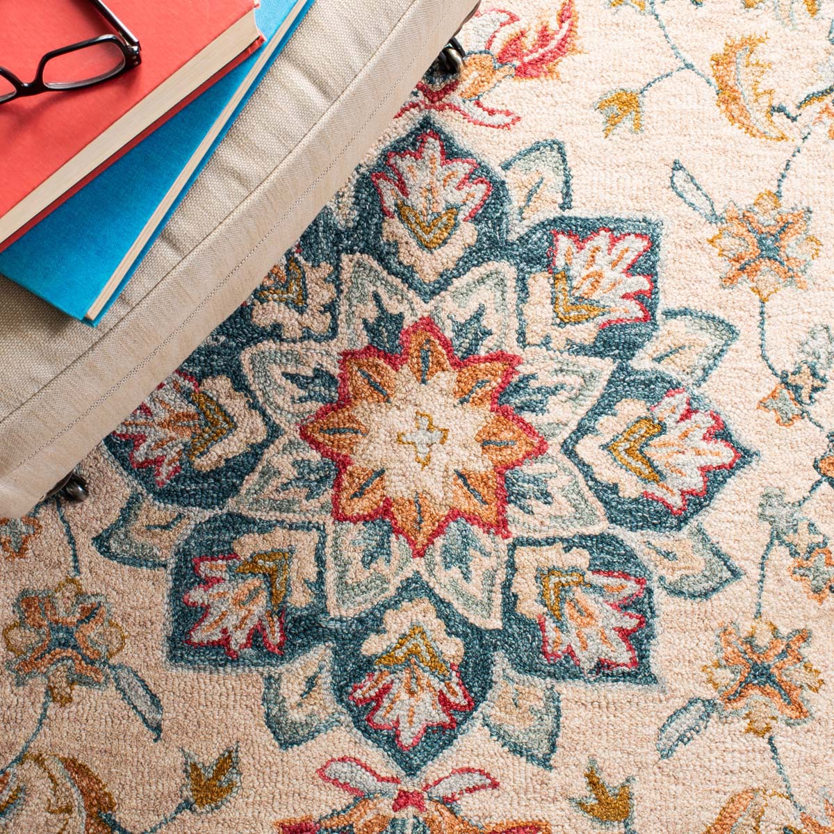 Safavieh Heritage 65 Rug, HG565 - Beige / Teal