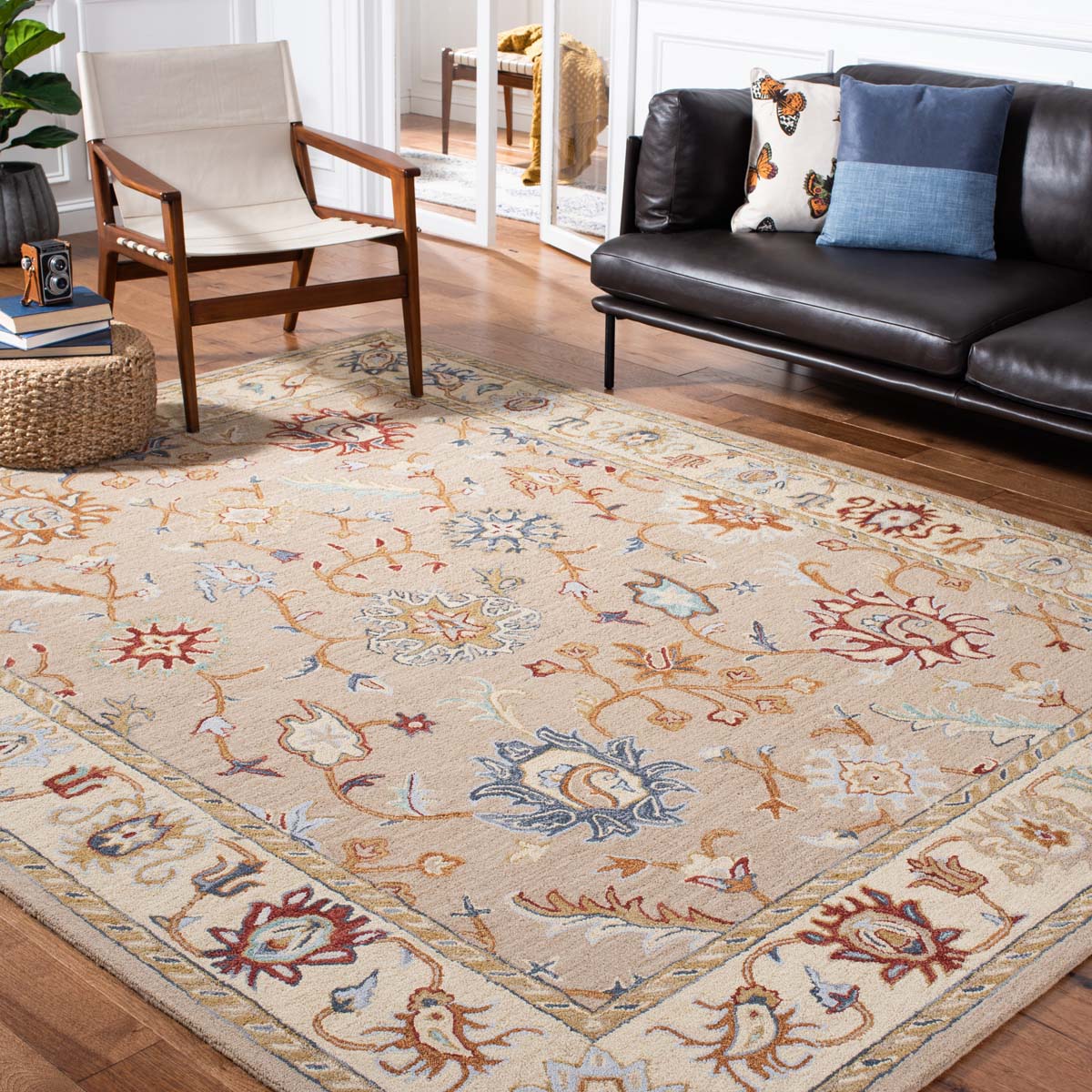 Safavieh Heritage 25 Rug, HG825 - Brown / Beige