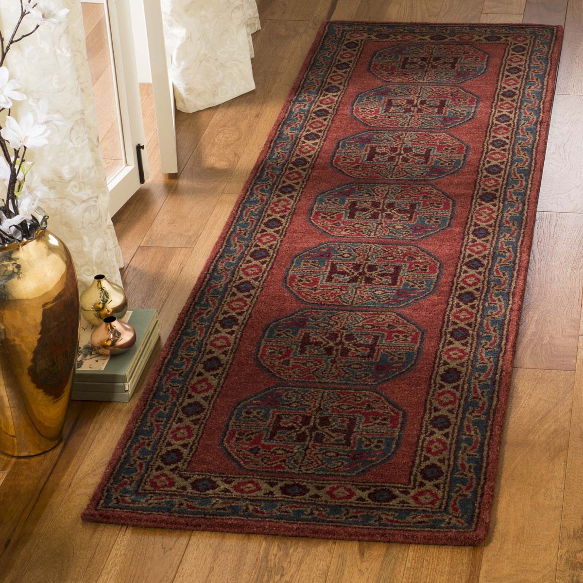 Safavieh Heritage 19Q Rug, HG919Q - Red