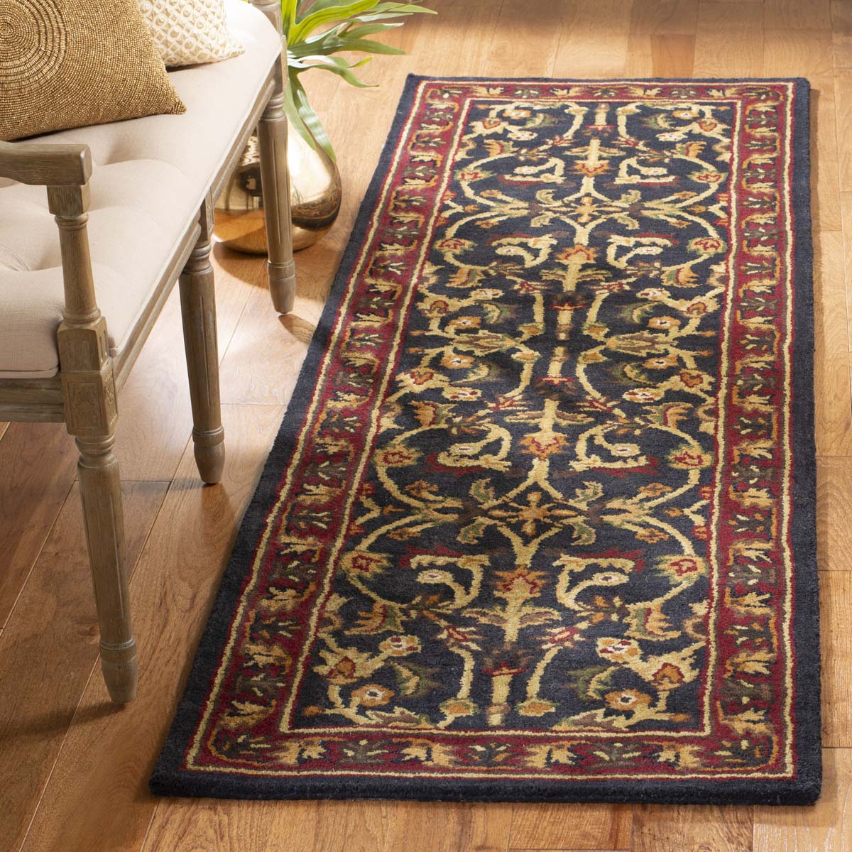 Safavieh Heritage 53 Rug, HG953 - Black / Red