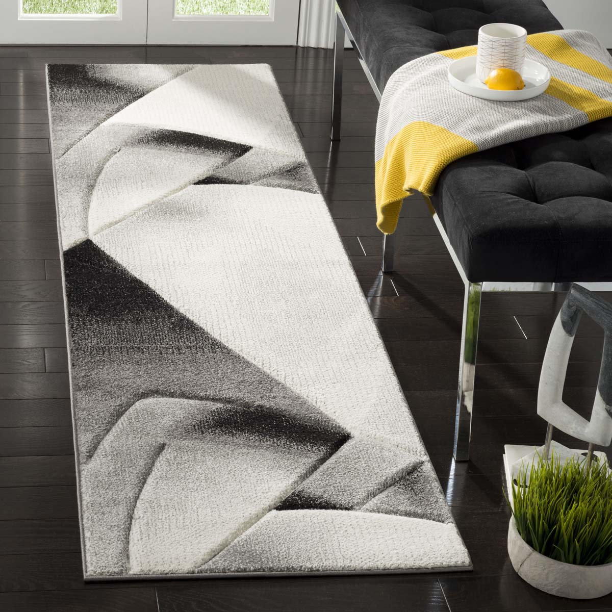 Safavieh Hollywood 713 Rug, HLW713 - Grey / Dark Grey