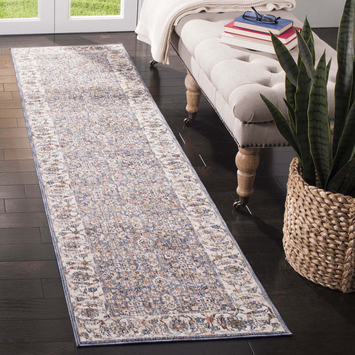 Safavieh Heirloom 701 Rug, HRL701 - Ivory / Blue
