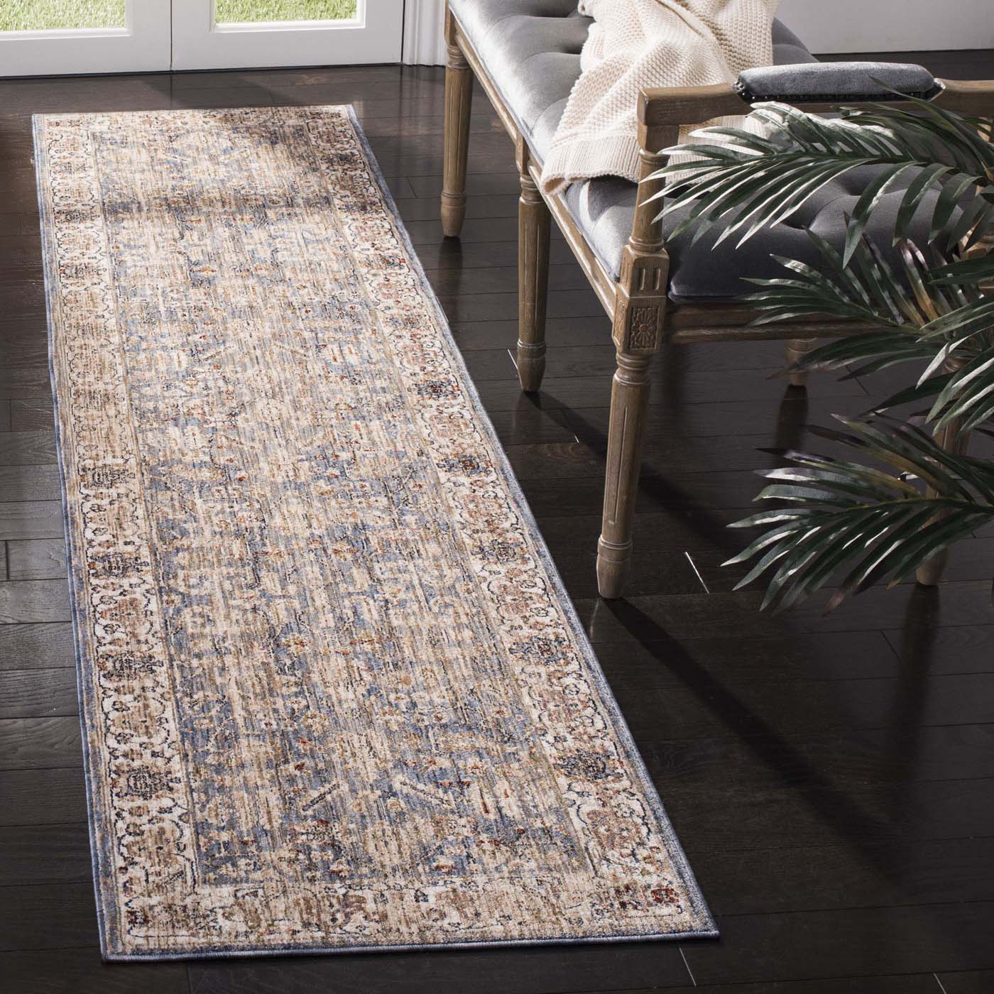 Safavieh Heirloom 704 Rug, HRL704 - Light Blue / Ivory