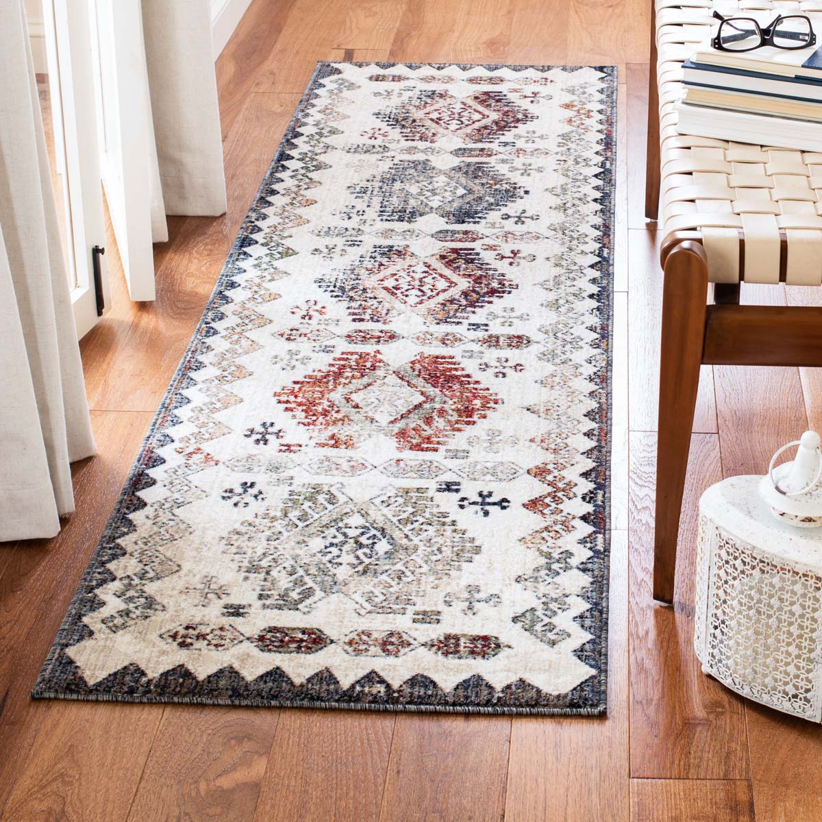 Safavieh Herat 319 Rug, HRT319 - Cream / Grey