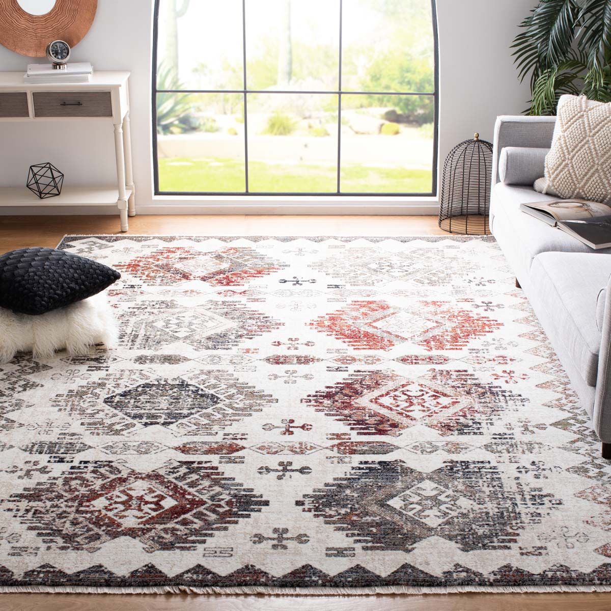Safavieh Herat 319 Rug, HRT319 - Cream / Grey