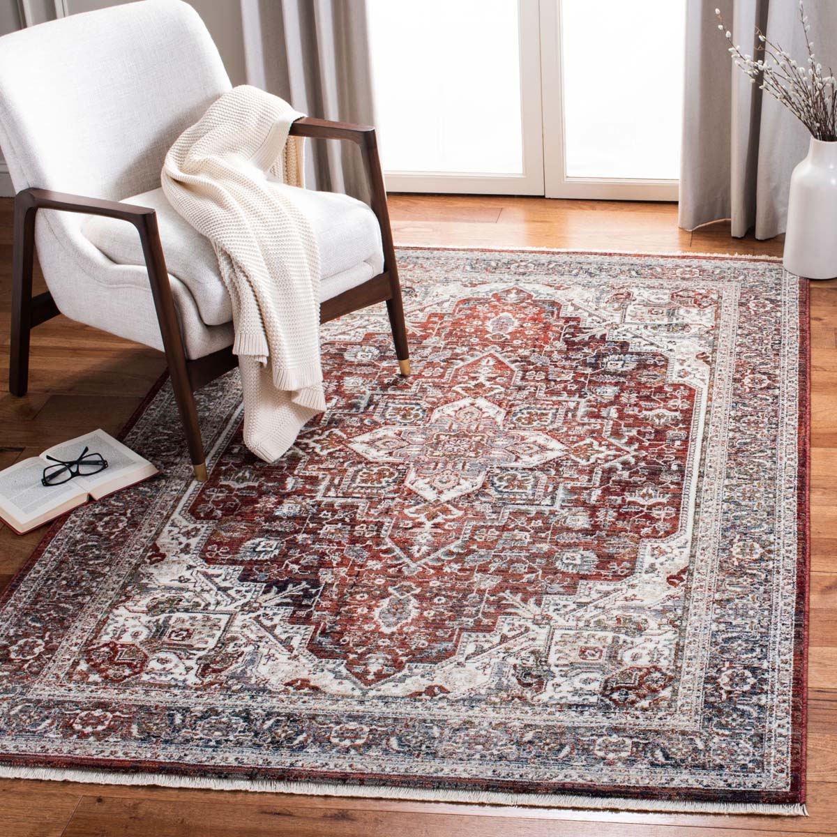 Safavieh Herat 321 Rug, HRT321 - Red / Ivory