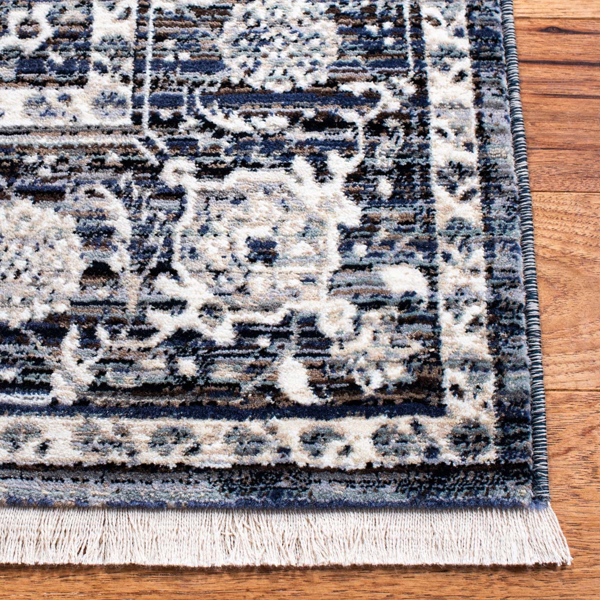 Safavieh Herat 331 Rug, HRT331 - Navy / Ivory