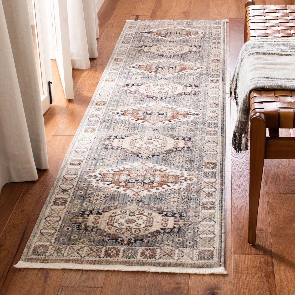 Safavieh Herat 355 Rug, HRT355 - Grey / Cream
