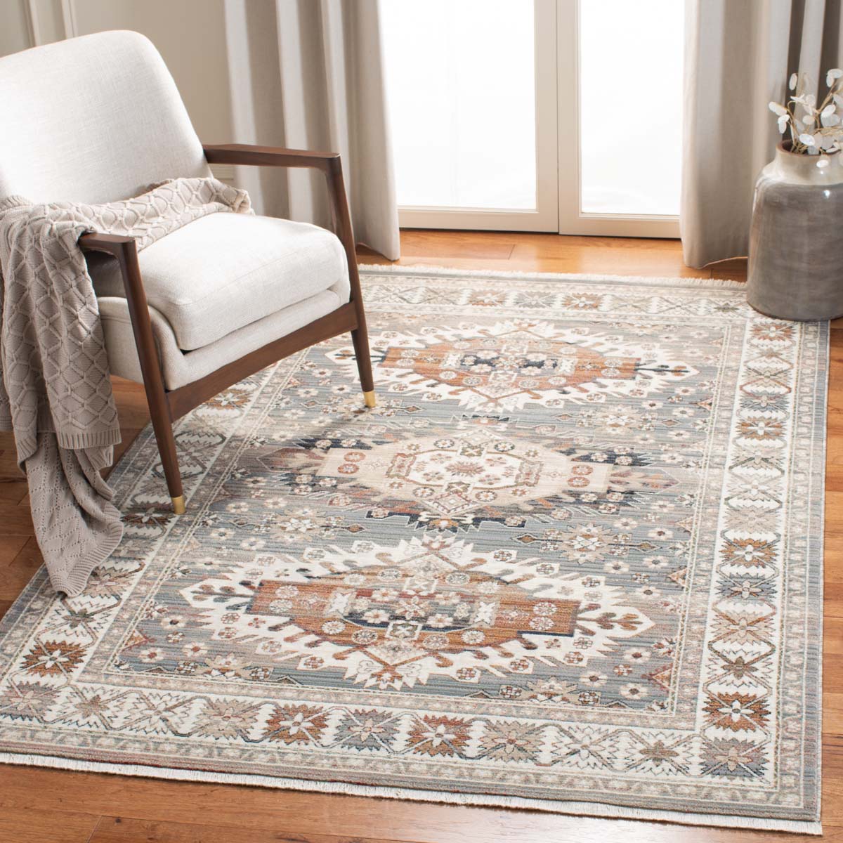 Safavieh Herat 355 Rug, HRT355 - Grey / Cream