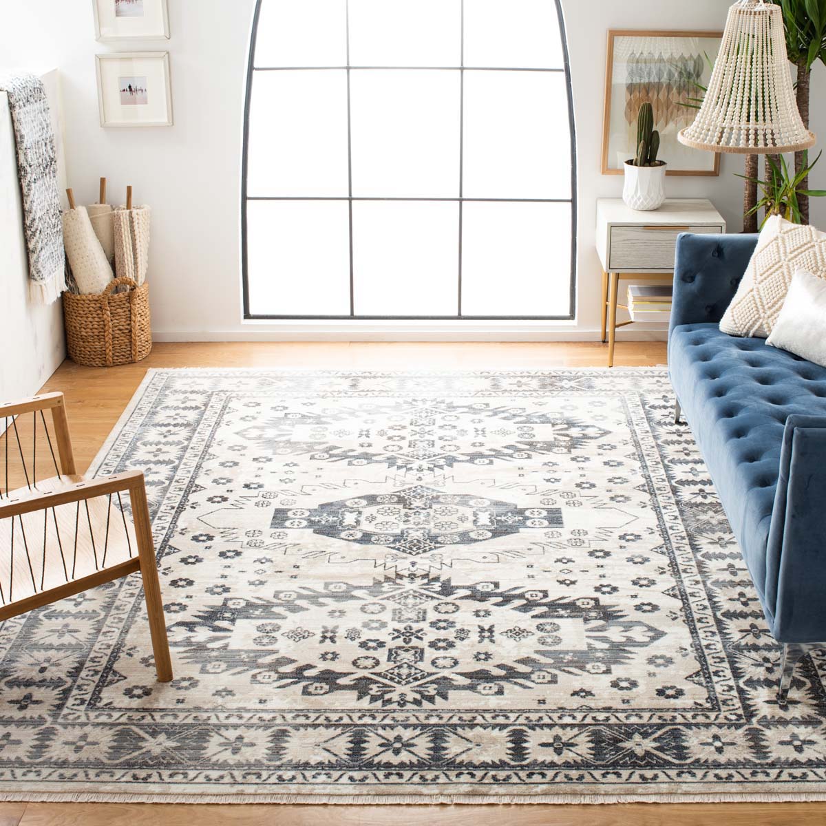 Safavieh Herat 356 Rug, HRT356 - Ivory / Grey