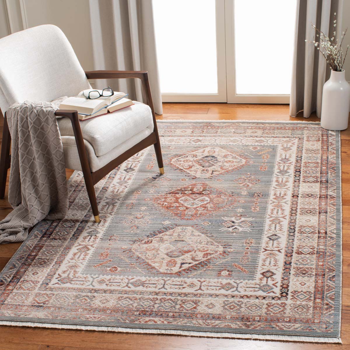 Safavieh Herat 379 Rug, HRT379 - Grey / Cream