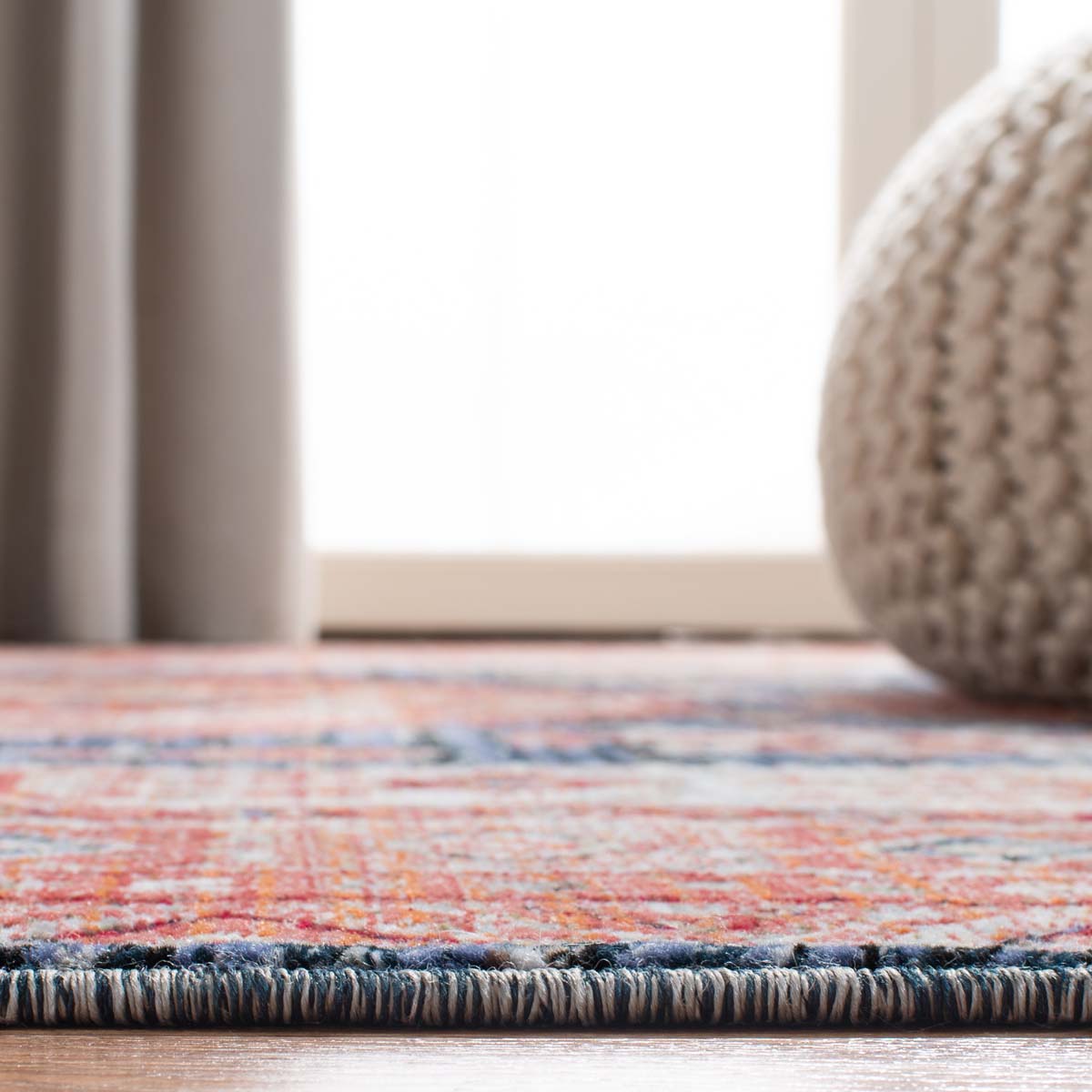 Safavieh Herat 379 Rug, HRT379 - Rust / Black