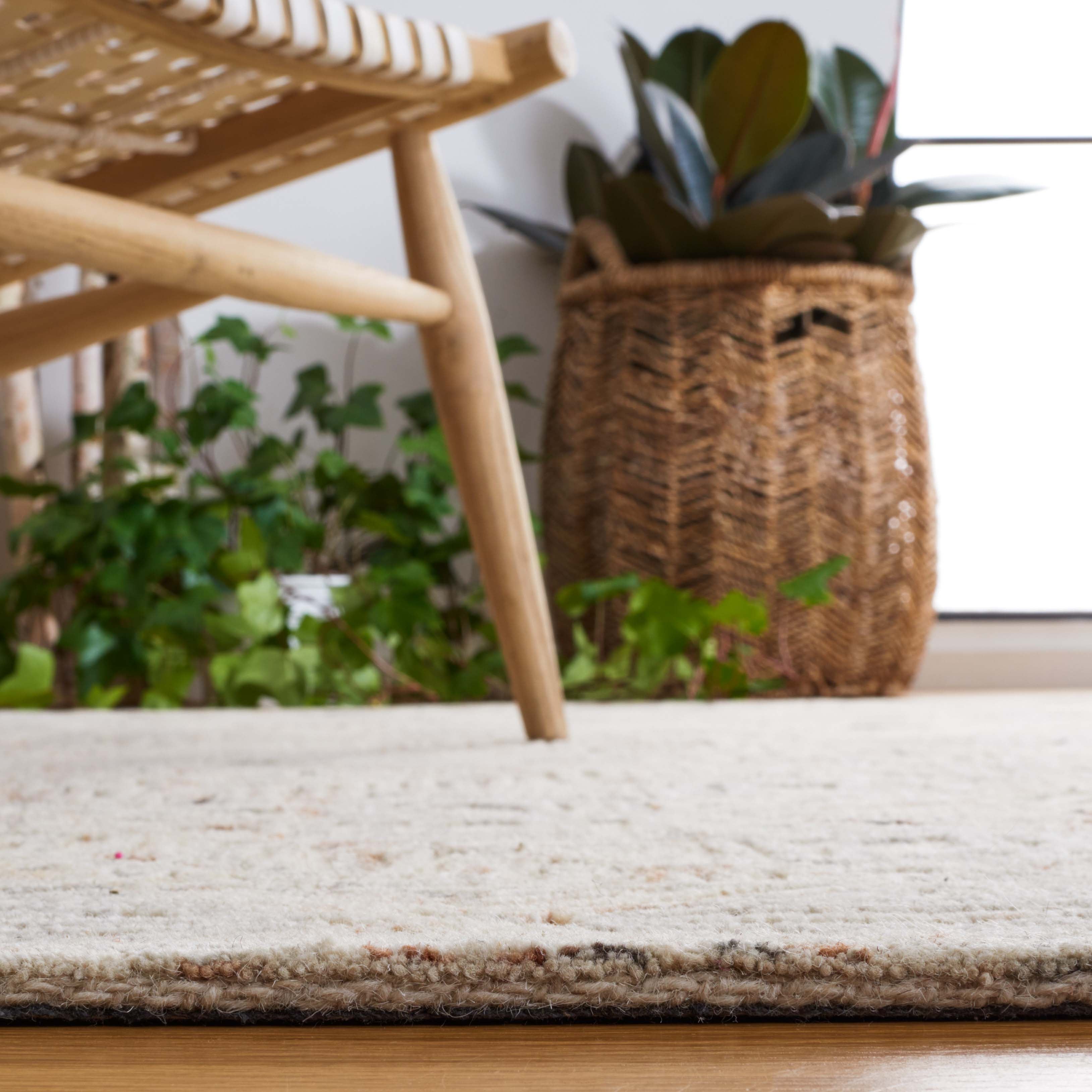 Safavieh Ikat 801 Rug, IKT801 - Ivory / Grey