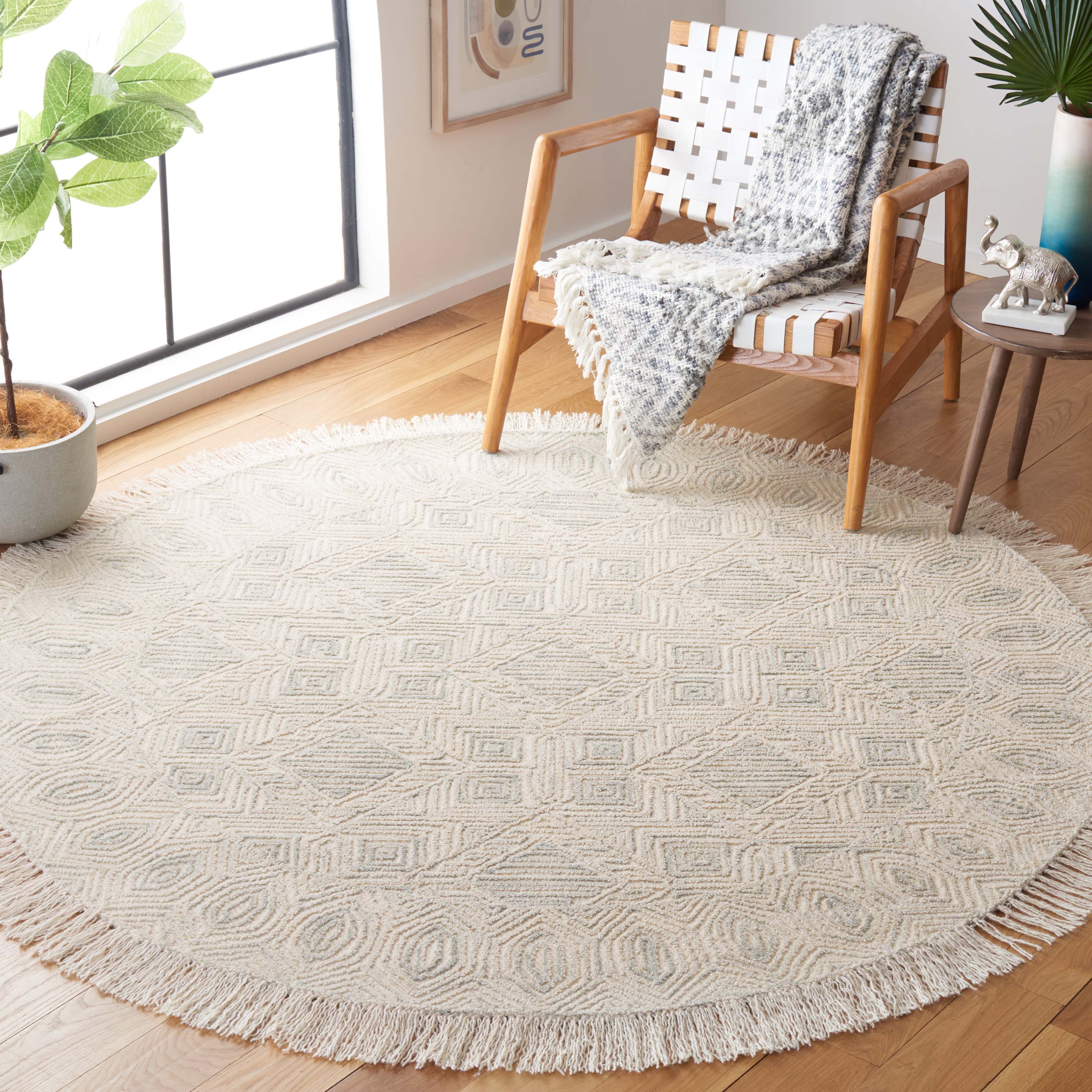 Safavieh Ikat 804 Rug, IKT804 - Ivory / Grey