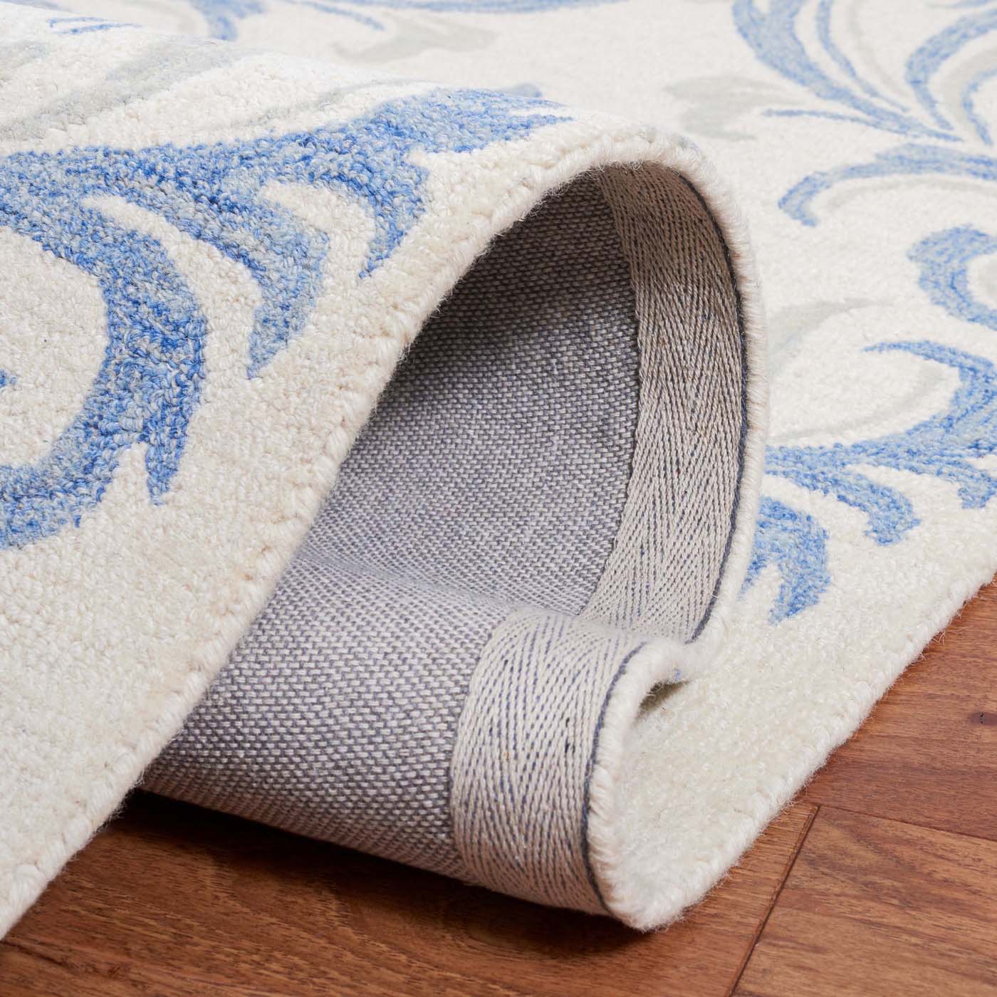 Safavieh Jardin 154 Rug, JAR154 - Ivory / Blue