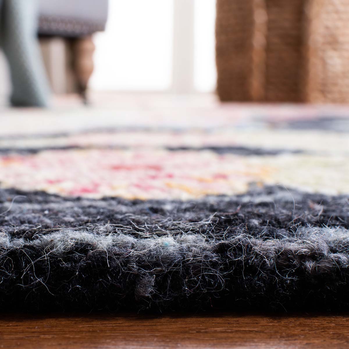 Safavieh Jardin 251 Rug, JAR251 - Charcoal / Red