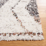 Safavieh Jericho Shag 102 Rug, JER102 - Ivory / Black