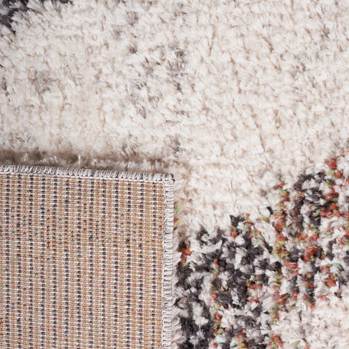 Safavieh Jericho Shag 102 Rug, JER102 - Ivory / Black