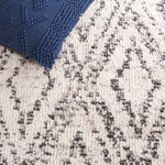 Safavieh Jericho Shag 104 Rug, JER104 - Ivory / Black